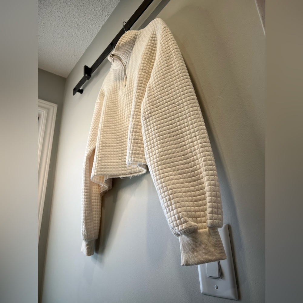 Cream colour, waffle cropped 1/4 zip sweater. Unknown brand, good condition